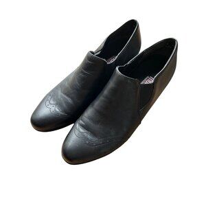 Munro Women's Black Leather Slip-On Heeled WingTip Bootie Size 10
